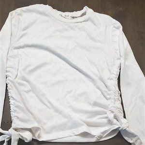 Women's Full Circle Trends with Love Size Medium Thin White Long Sleeve with Tie